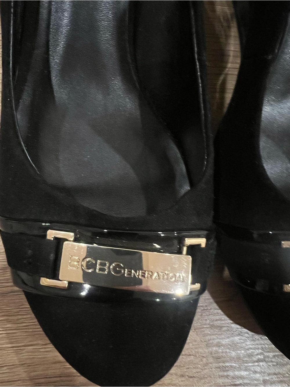 BCBGeneration Black Women's Wedge Heels with Gold Accent size 9 NWT - Picture 2 of 6